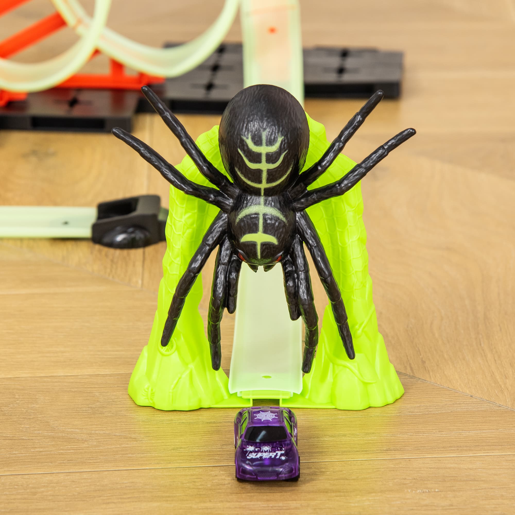 Track Builder Loop Kit Criss-Cross Glowing Race image 7